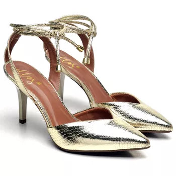 Scarpin Salto Médio Verniz com Amarração
