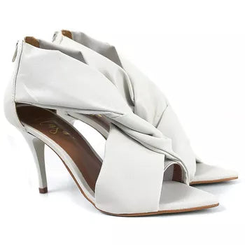 Scarpin Salto Médio Verniz com Amarração